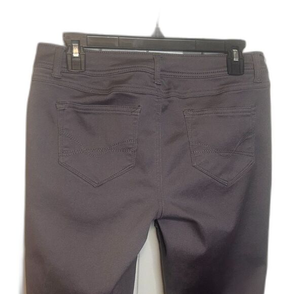Roz & Ali Straight Leg Pants Gray, Sz 6P - Picture 4 of 6